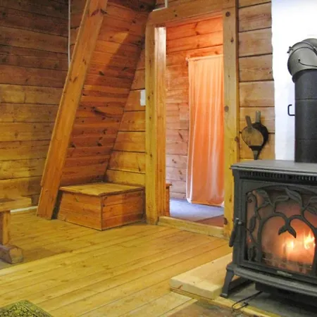 Great Holiday In The Middle Of Nature And Right On The Lake, Holiday home *